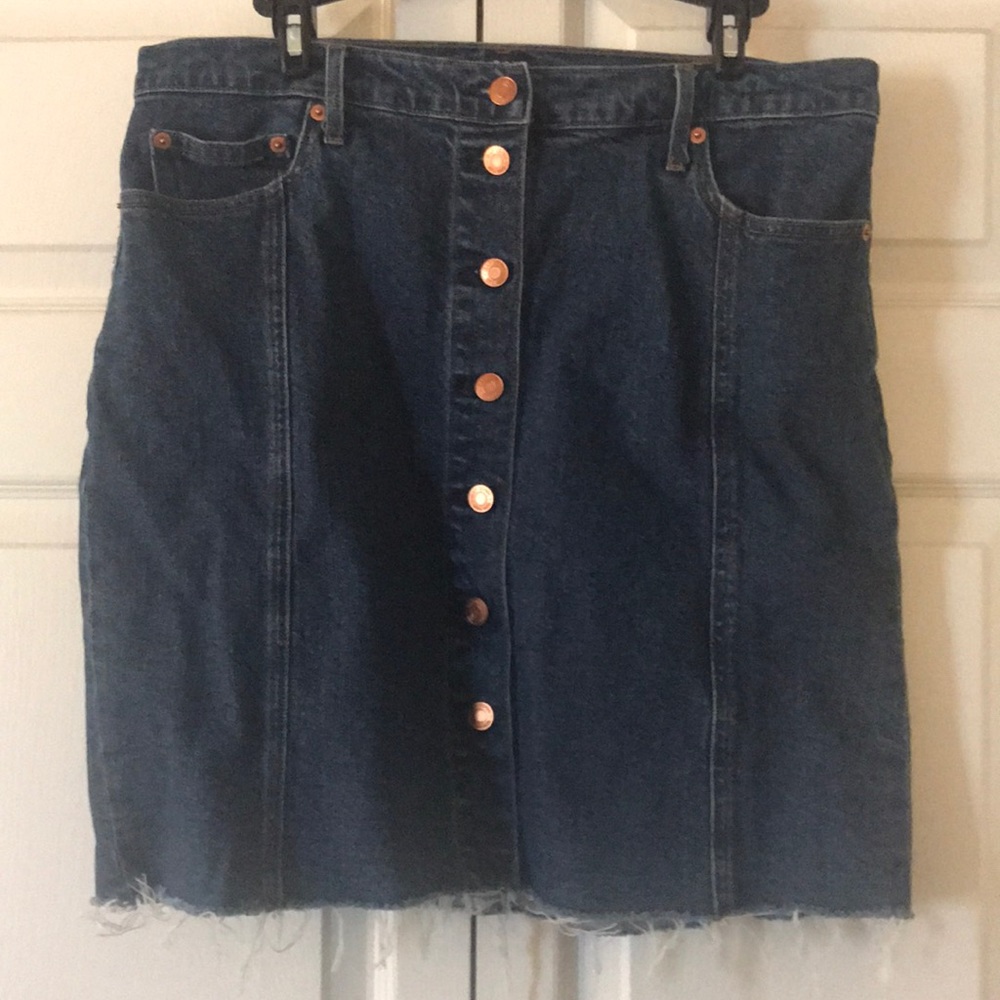Raw hem denim skirt